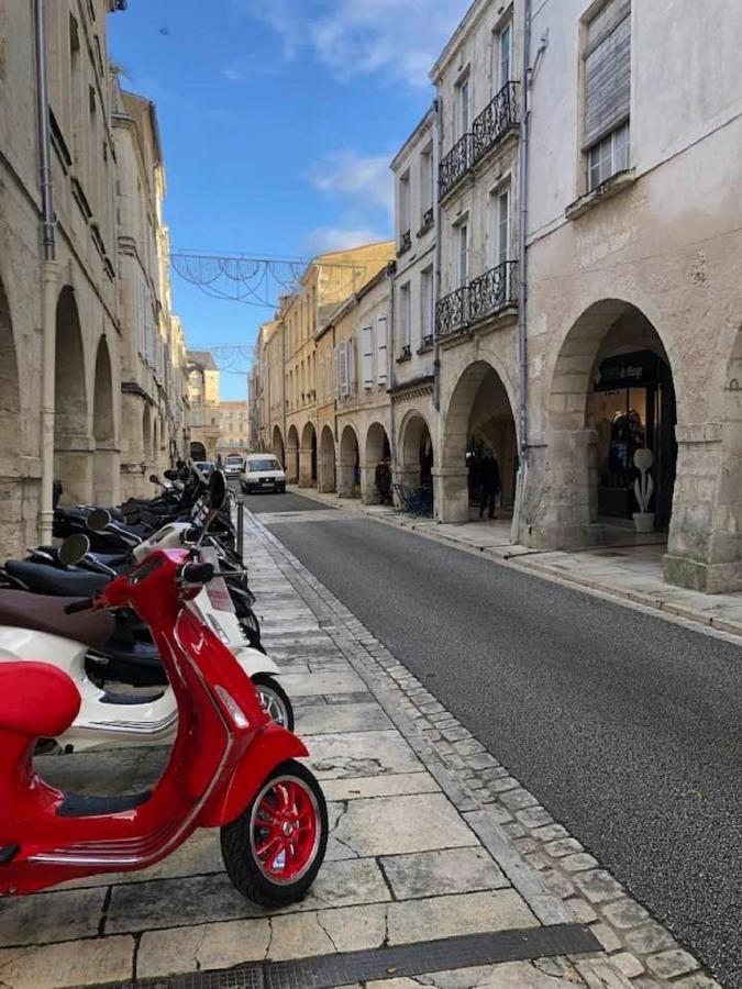 Blue Studio Cosy Et Calme Proche Du Centre Avec Tv Et Wifi Λα Ροσέλ Εξωτερικό φωτογραφία